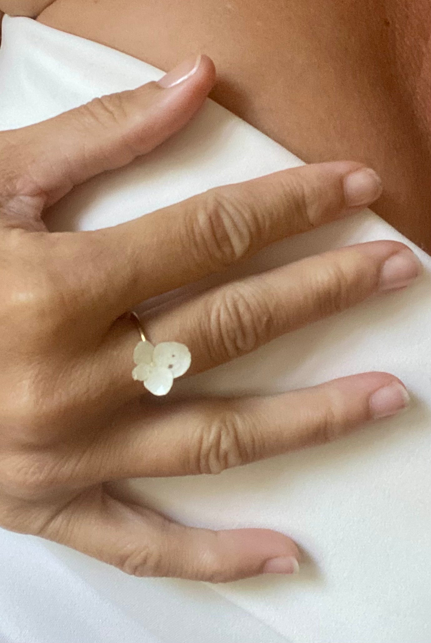 Bague petite Fleur d'Hortensia blanche
