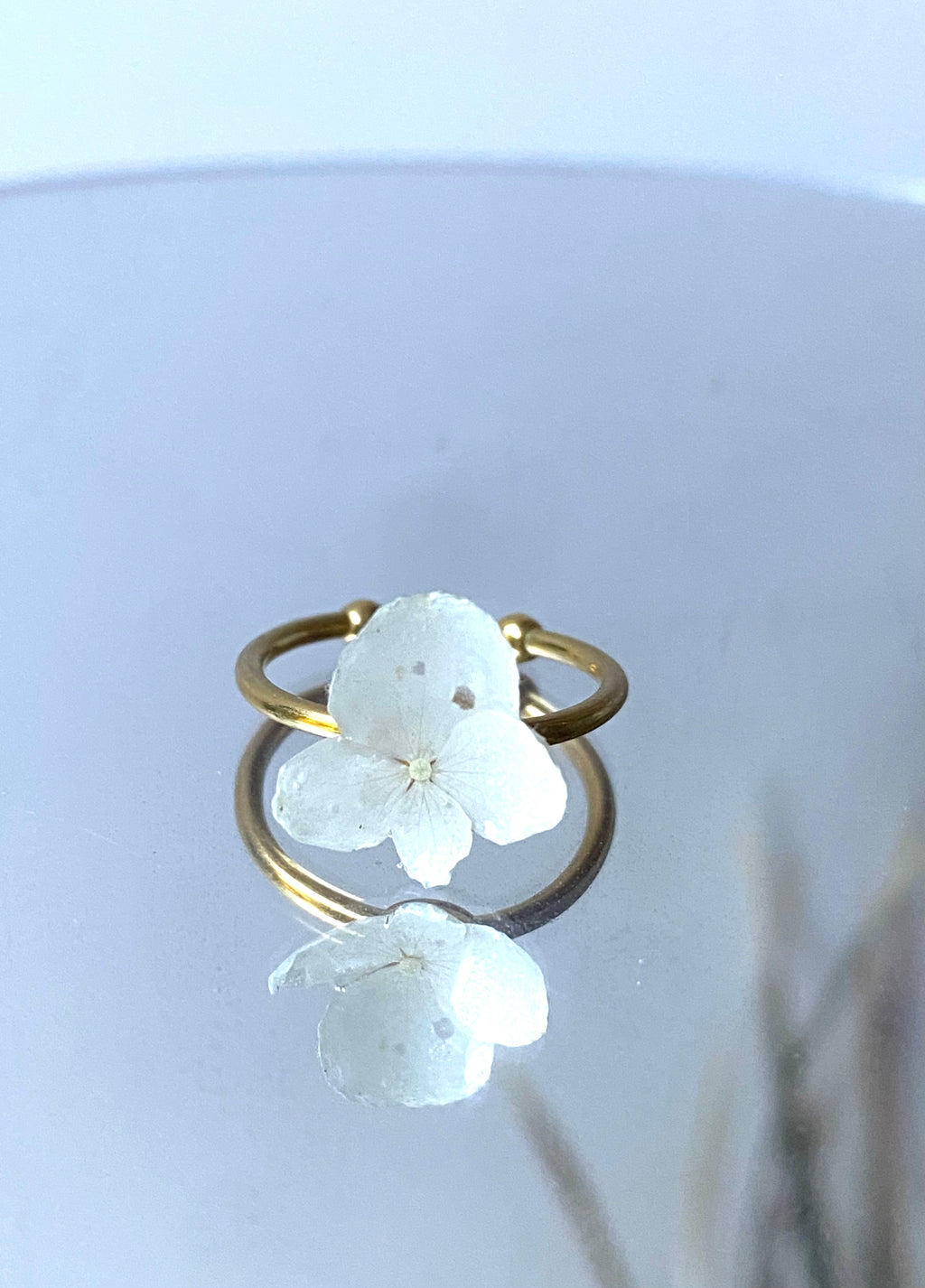 Bague petite Fleur d'Hortensia blanche