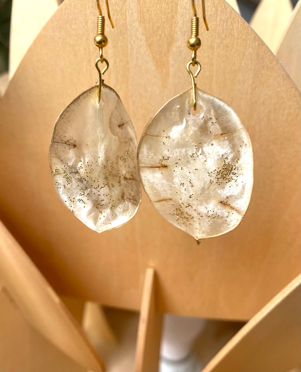 Boucle d'oreille Monnaie-du-pape paillette