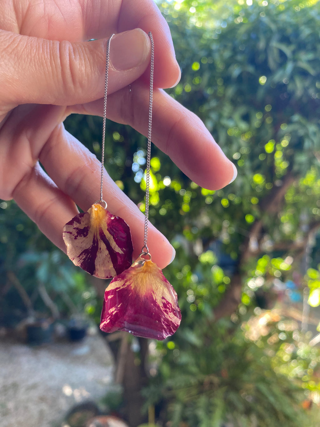 Chaine d'oreille pétales roses marbré