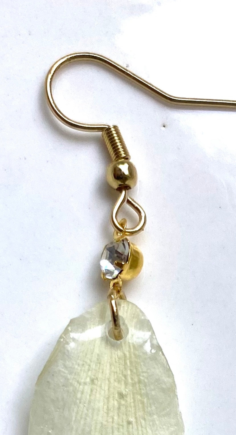 Boucle d'oreille pétale fleur de Yucca Sapphire