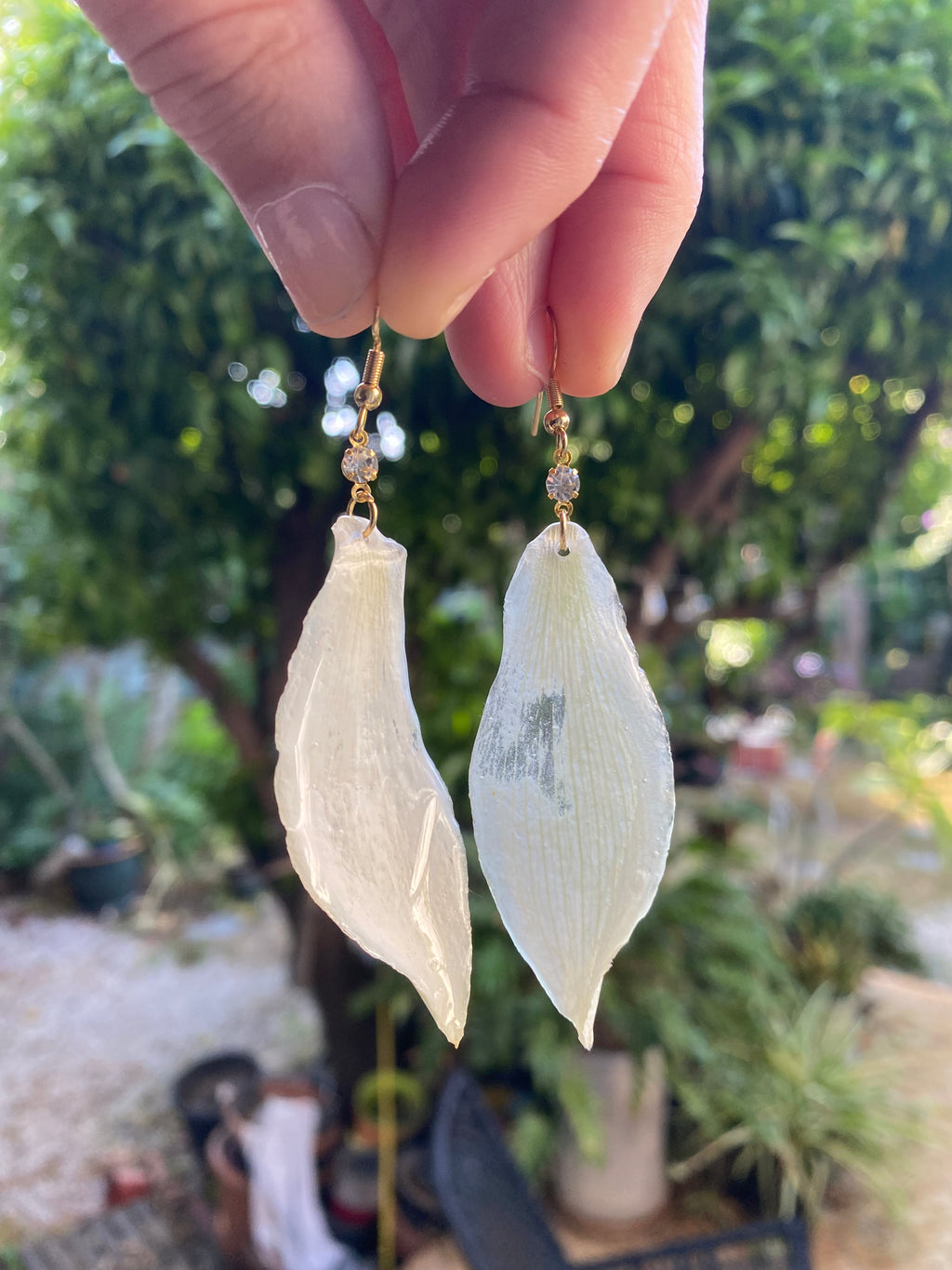 Boucle d'oreille pétale fleur de Yucca Sapphire