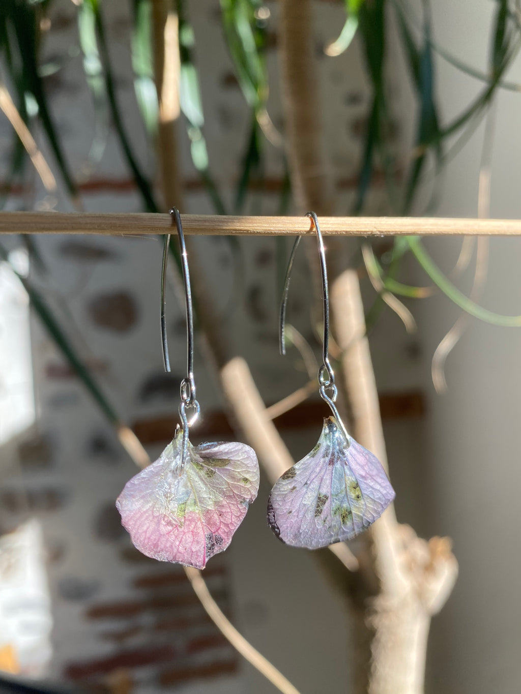 Boucle pendante pétale Hortensia pourpre - argent
