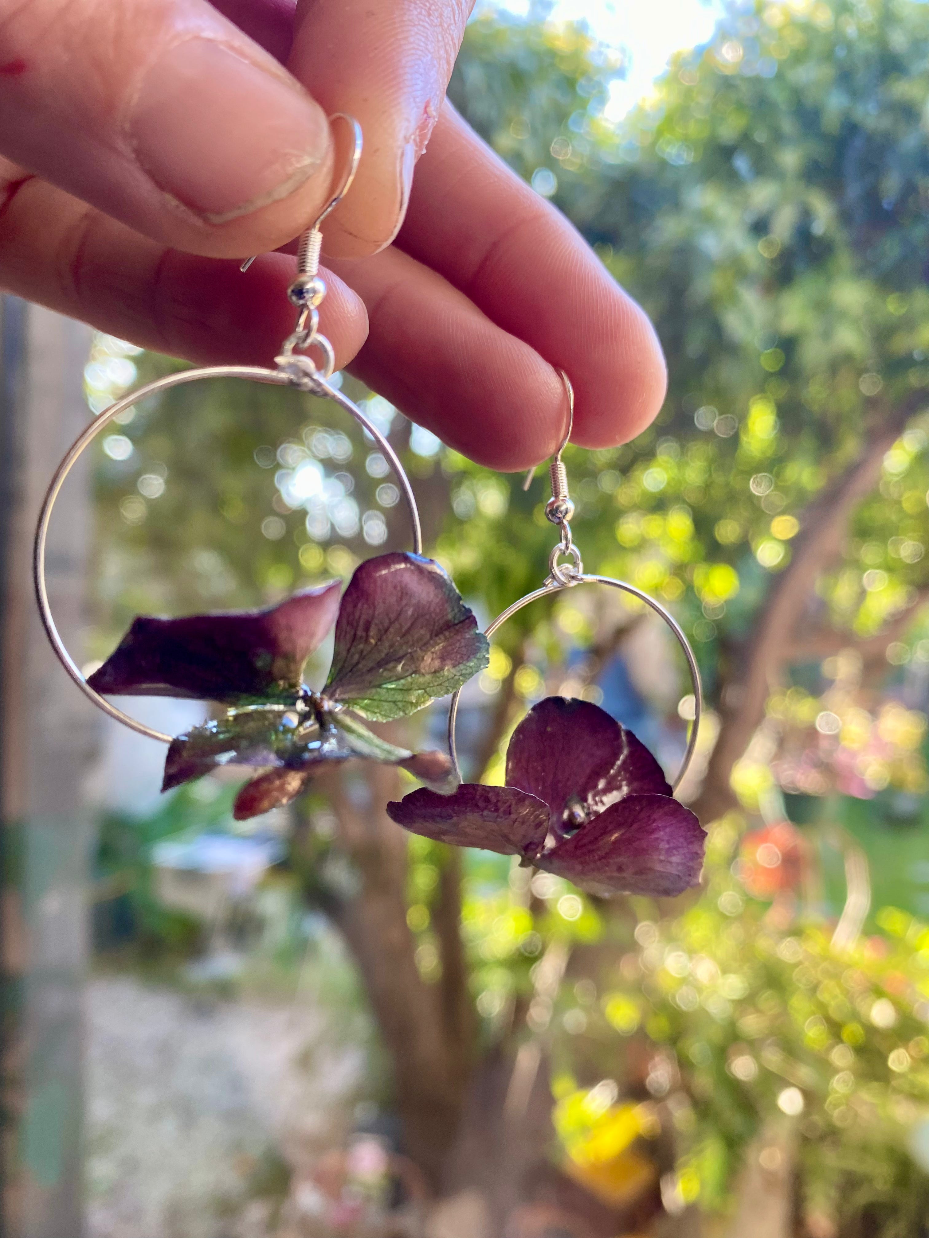 Créole dorée 3 pétales Hortensia pourpre