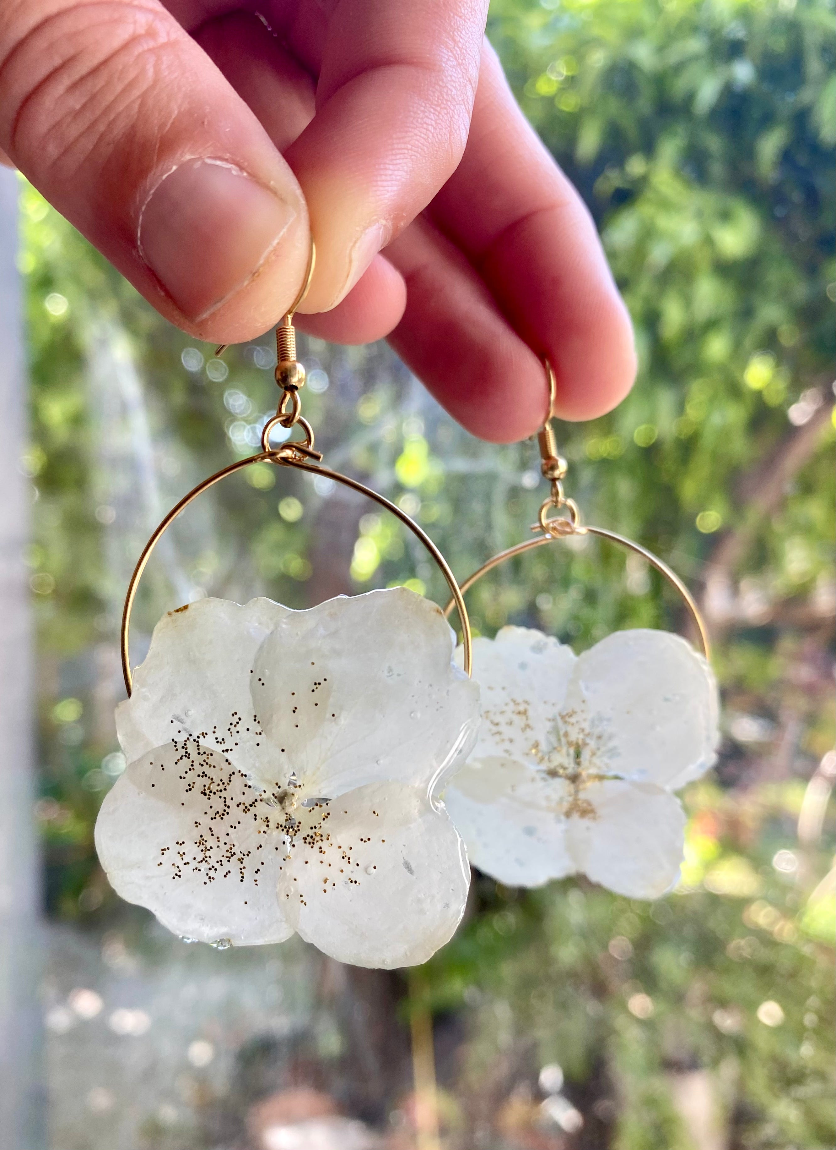 Créole dorée paillette fleurs Hortensia blanc