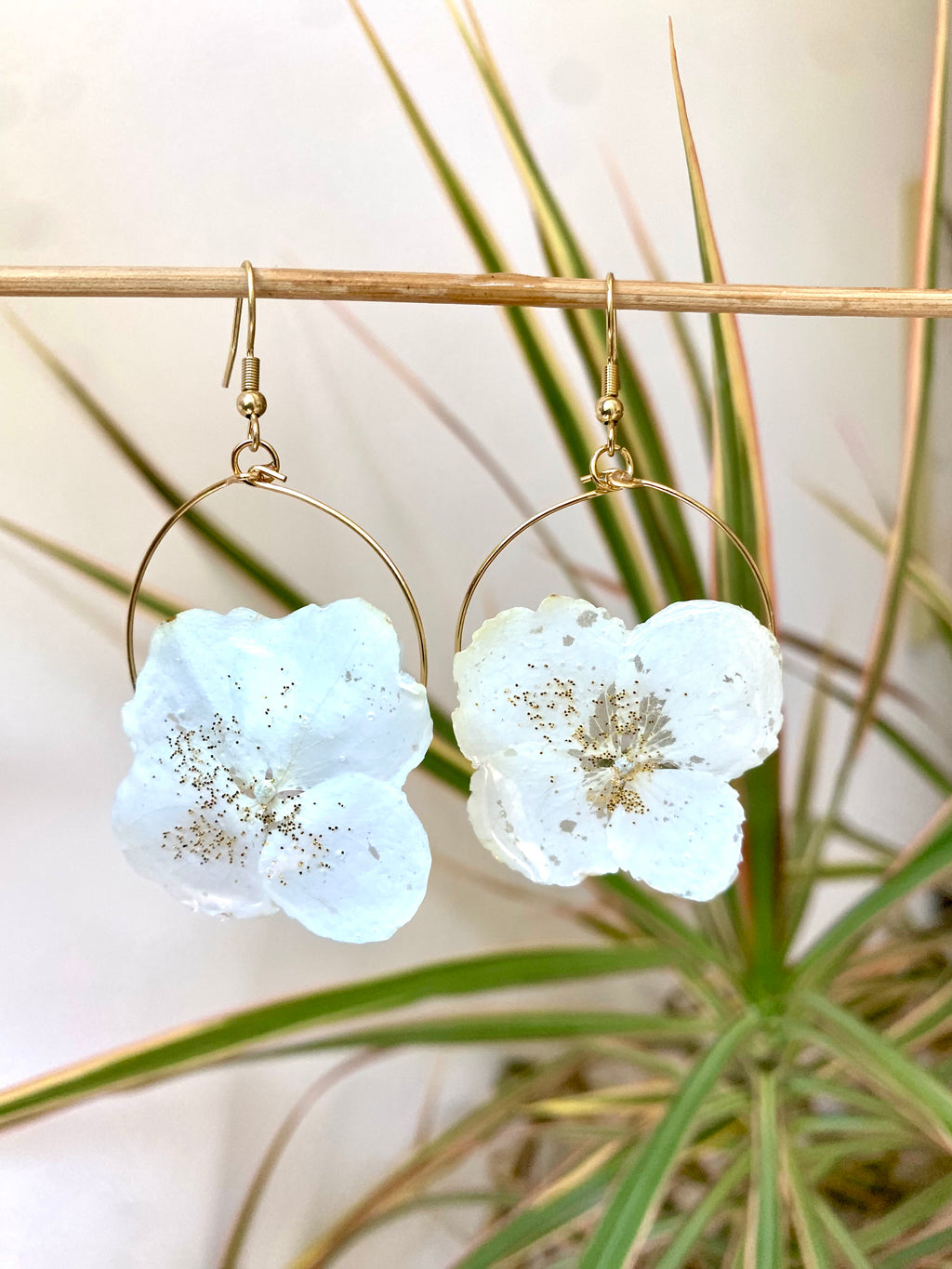 Créole dorée paillette fleurs Hortensia blanc