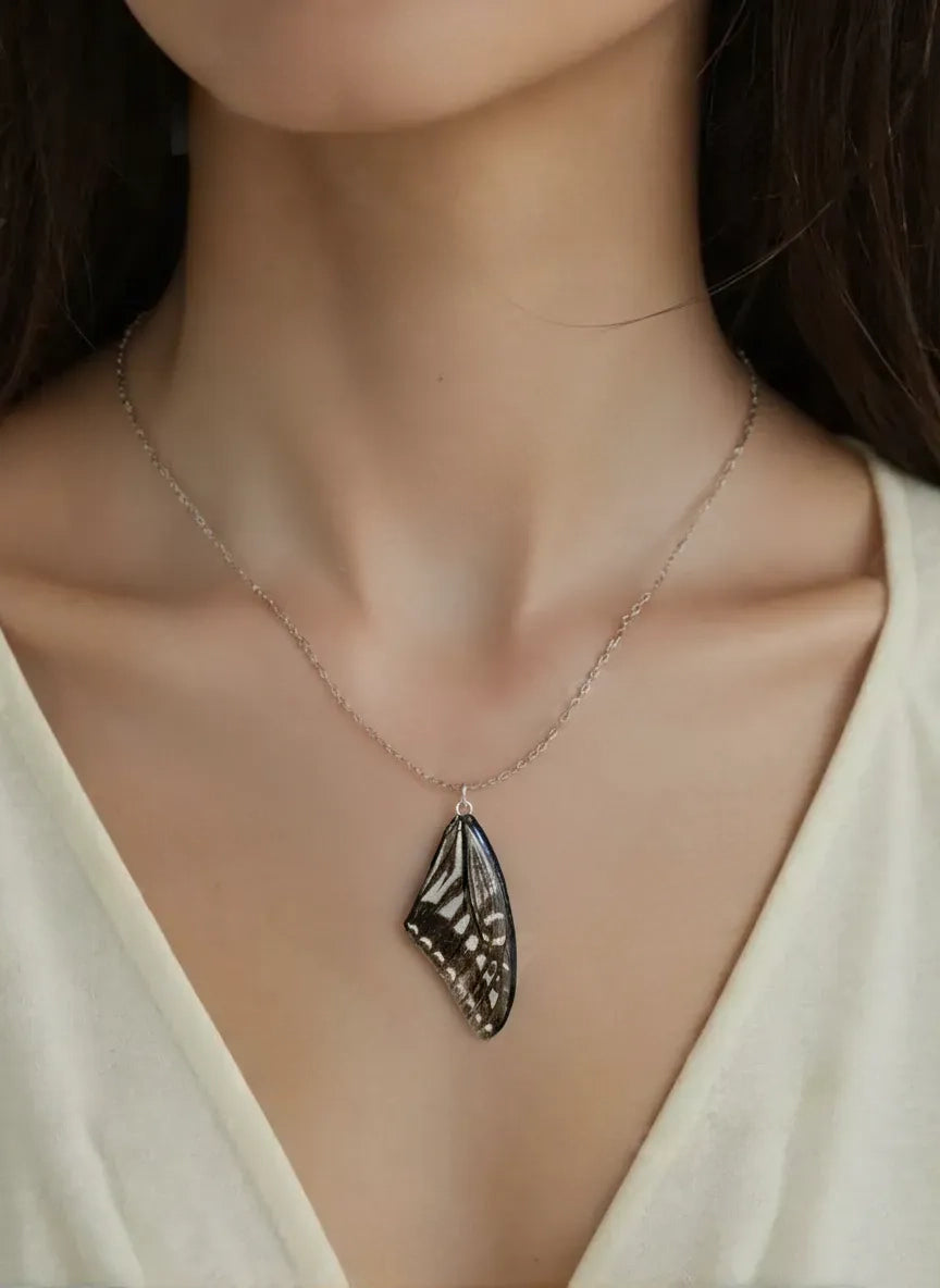 Chaine et Pendentif papillon véritable