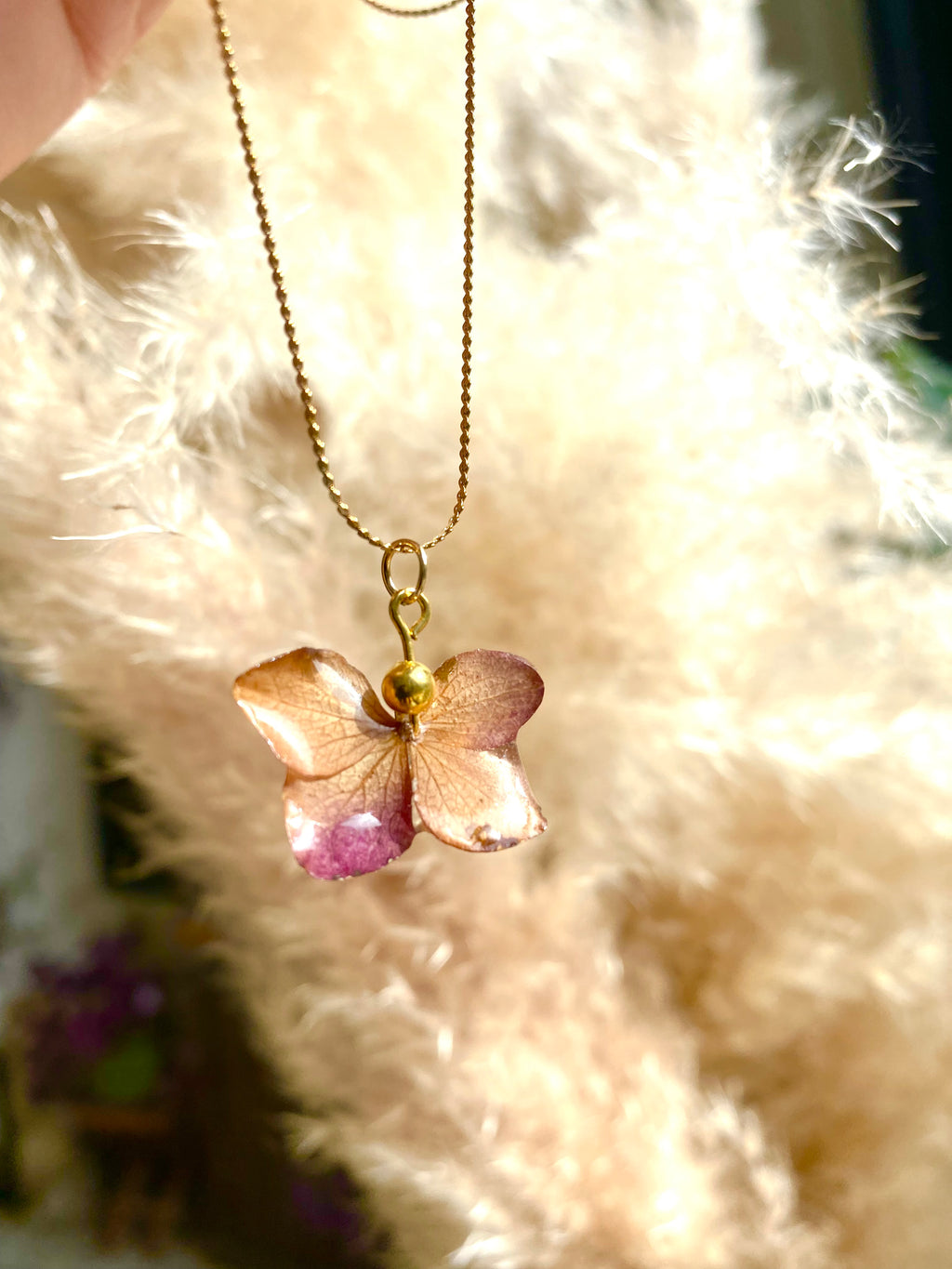 Chaine et Pendentif fleur Hortensia papillon