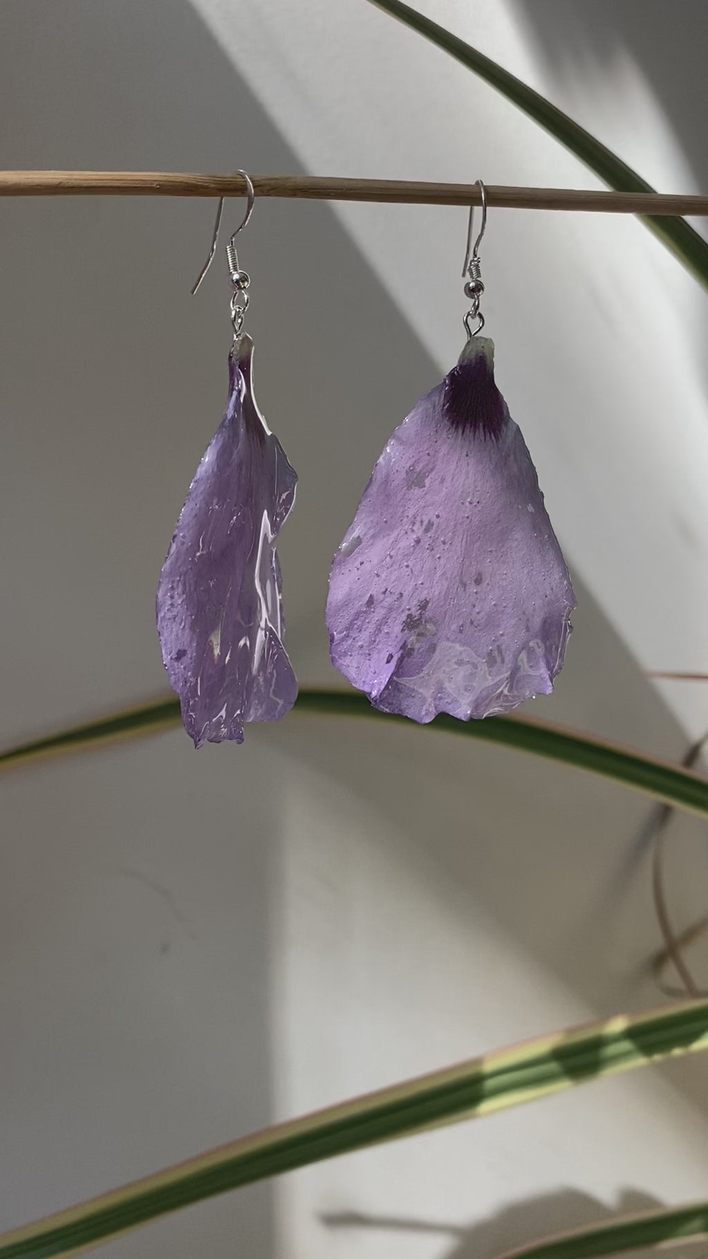 Boucle d'oreille pétales Althéa mauve