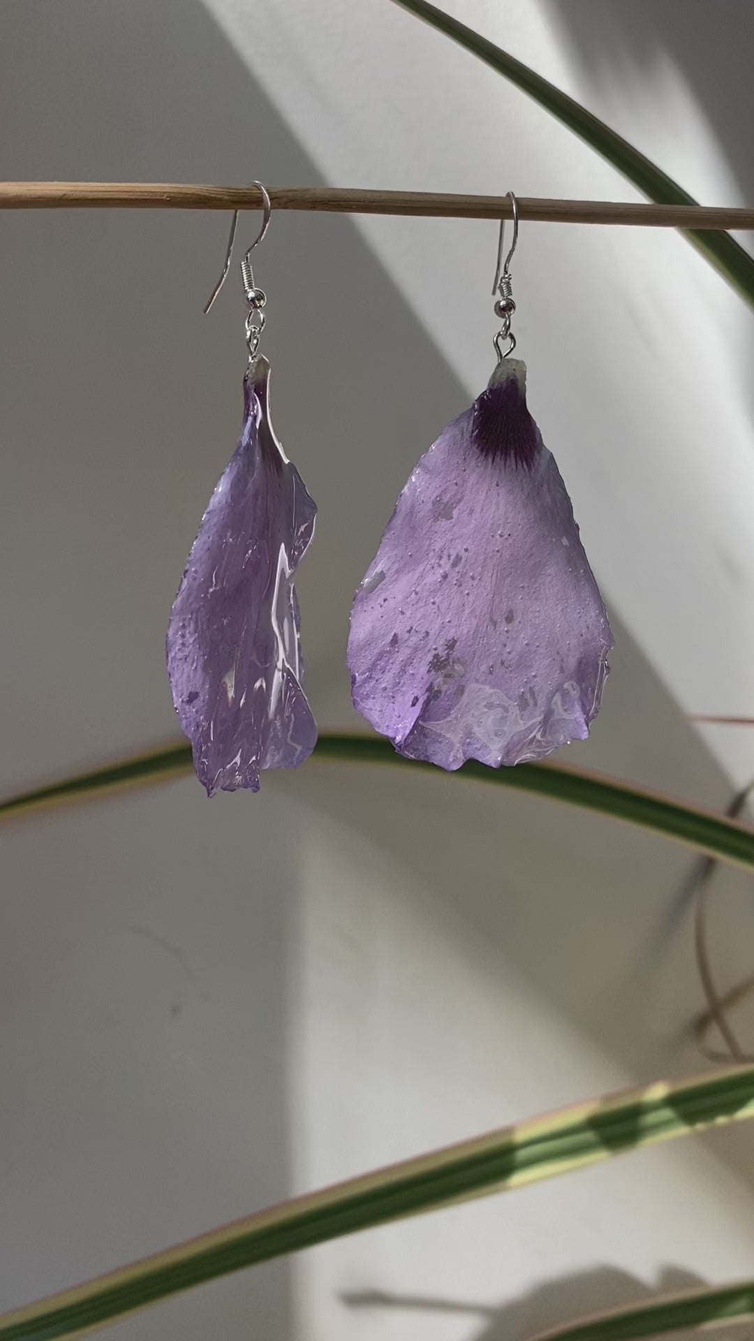 Boucle d'oreille pétales Althéa mauve