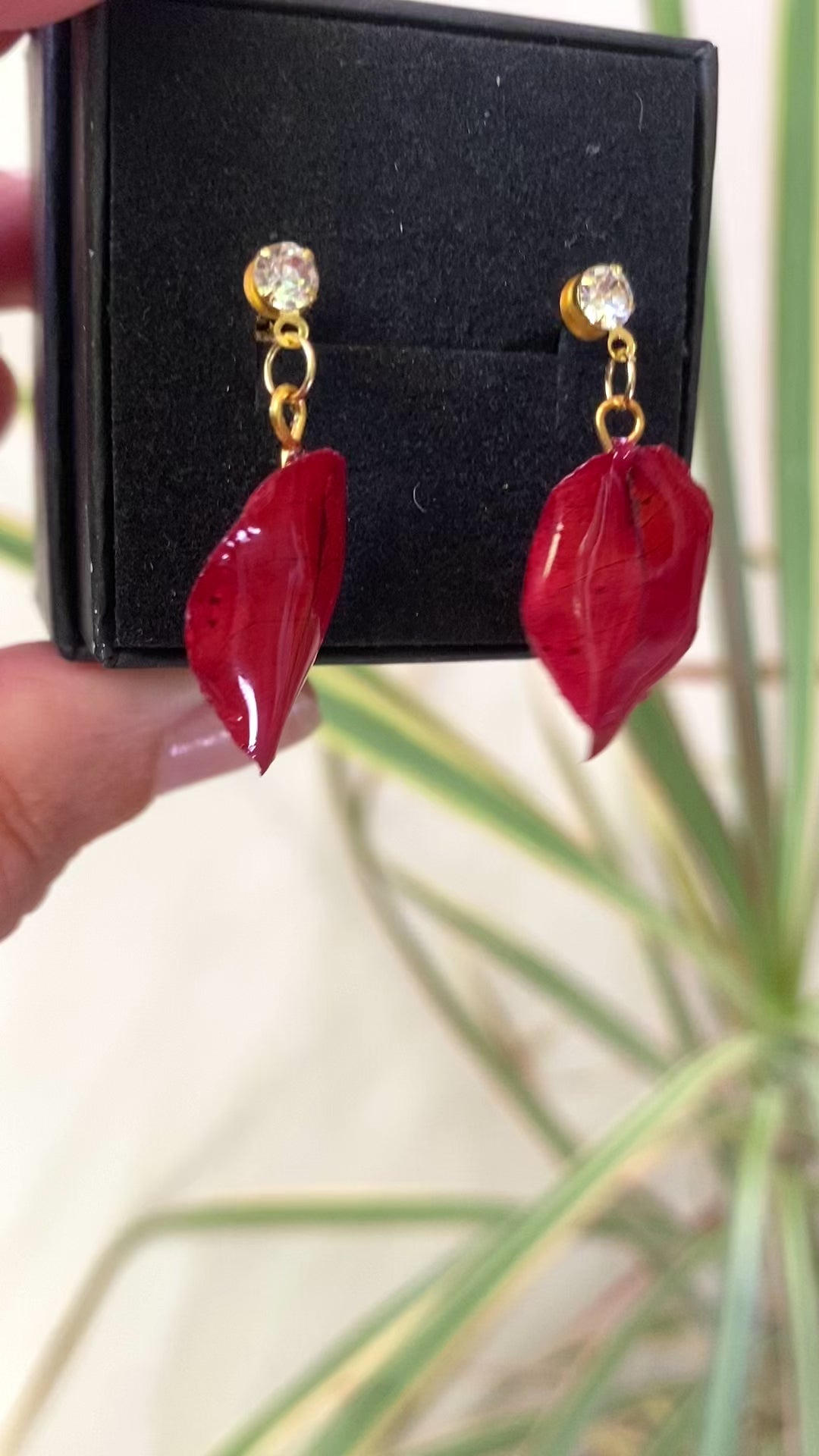Puces d'oreilles Bougainvillier rouge et zirconium